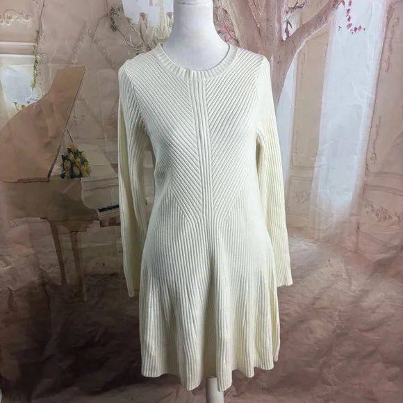 NEW Elie Tahari Cream Ribbed Long Sleeve Dress in Winter White - Picture 2 of 11